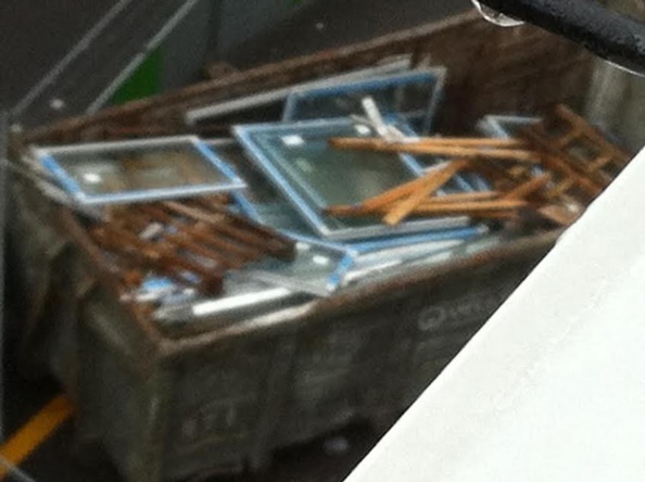 Jeter l’argent par les fenêtres : quand les gaspillages du système Stupidalgo crèvent les yeux ! Jeter l’argent par les fenêtres : quand les gaspillages du système Stupidalgo crèvent les yeux !