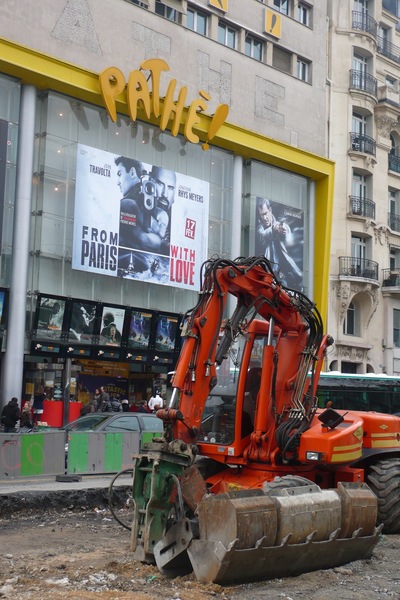 Travolta à Paris : l'amour au temps du bulldozer