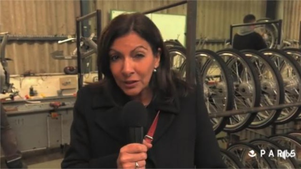 Tombée de sa selle ! Tombée de sa selle !