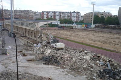 Destruction de la tribune Art Déco de Jean Bouin : les images exclusives du saccage Destruction de la tribune Art Déco de Jean Bouin : les images exclusives du saccage