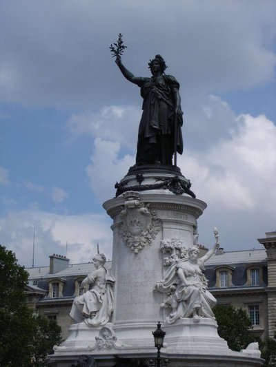 Place de la république : concerto ma non troppo !