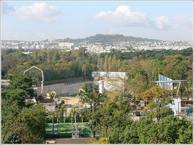 Chantier de construction d'un immeuble de 1 étage dans le bois de Boulogne !