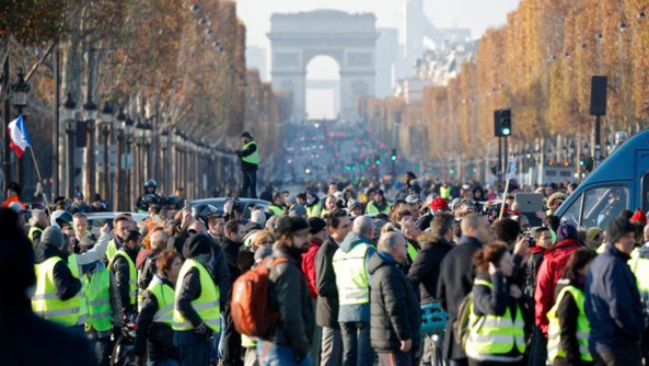 Les Parisiens encore et toujours solidaires des gilets jaunes ! Rendez-vous avec Aimer Paris samedi 24 novembre à 13 heures 30 à l'angle du Quai Branly et de l'avenue de la Bourdonnais !