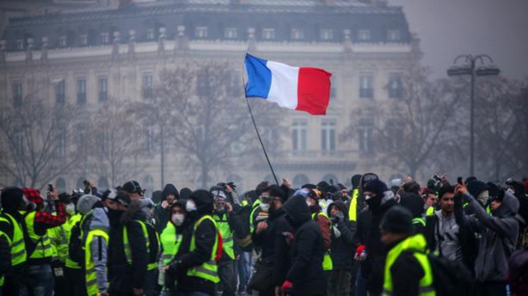 N'ayez pas peur ! Rendez-vous tous demain à 12 heures 30 place des Ternes avec Aimer Paris !