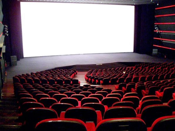 Amère victoire pour le 7° art : retour à la case "salle de cinéma", mais casse du "Grand Écran" ! Amère victoire pour le 7° art : retour à la case "salle de cinéma", mais casse du "Grand Écran" !