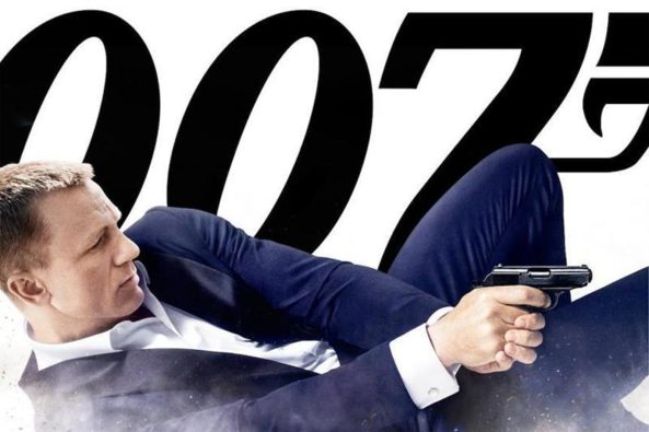 Skyfall - 007 confronté à un terrible ennemi : la crise de la cinquantaine ! Skyfall - 007 confronté à un terrible ennemi : la crise de la cinquantaine !