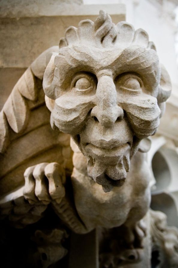 Le service en charge du patrimoine de la Ville de Paris ne sait plus à quel saint se vouer ! Le service en charge du patrimoine de la Ville de Paris ne sait plus à quel saint se vouer !