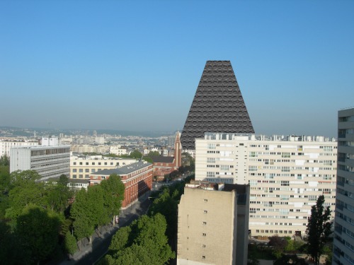 Serge Federbusch croque un Toblerone gros comme une tour !