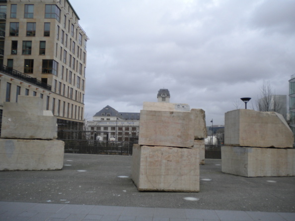 Les Parisiens lapidés ! Les Parisiens lapidés !