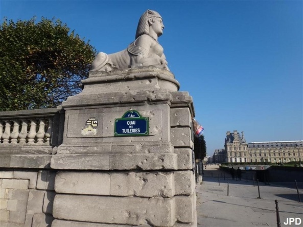 Cette mairie est une énigme ... Cette mairie est une énigme ...