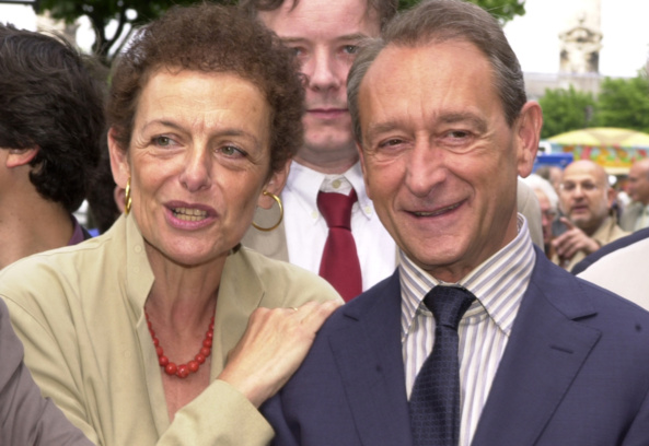 Ah m.... encore elle ! Vous pourriez pas m'en débarrasser ? Ah m.... encore elle ! Vous pourriez pas m'en débarrasser ?