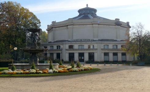 Théâtre Marigny : Delanoë fait subir un Lescure d'austérité aux employés pendant que la mairie paie (très cher) la représentation !