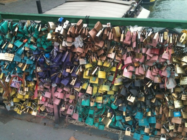 Si par usure, sur le pont des Arts ...