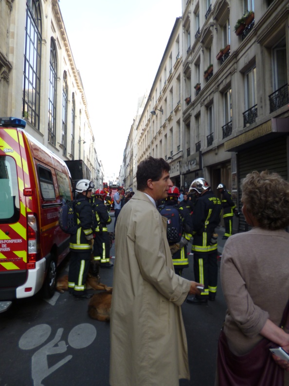 Explosion rue d'Enghien : hommage aux sapeurs-pompiers de Paris 