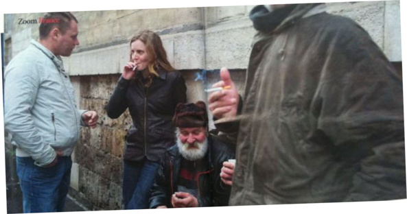 Elle a trop fumé ! Elle a trop fumé !