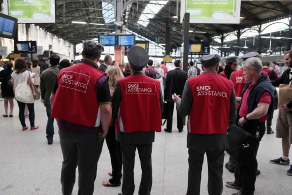 Honte à elle : la droite moins bonne opposante à Hollande que la gauche ? Honte à elle : la droite moins bonne opposante à Hollande que la gauche ?