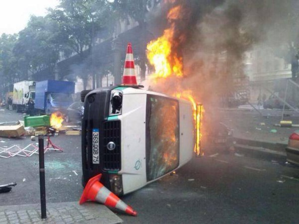 Observatoire de la révolution : émeutes à Barbès et Sarcelles, tram attaqué à Brest Observatoire de la révolution : émeutes à Barbès et Sarcelles, tram attaqué à Brest