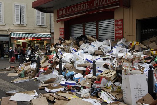 Propreté de Paris : comment Hidalgo est passée de briseuse de grève à capitularde en une journée !