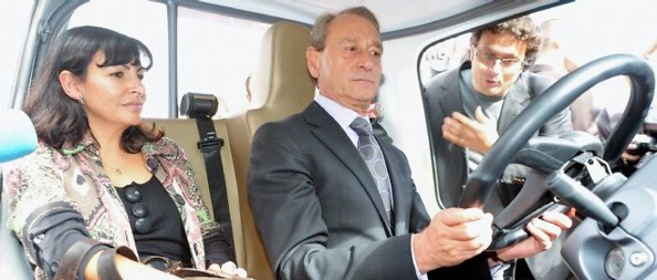 Au secours, appelez nous le chauffeur ! Au secours, appelez nous le chauffeur !