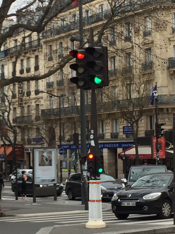 Bagnole à Paris : la coalition rouge-verte difficile à suivre !