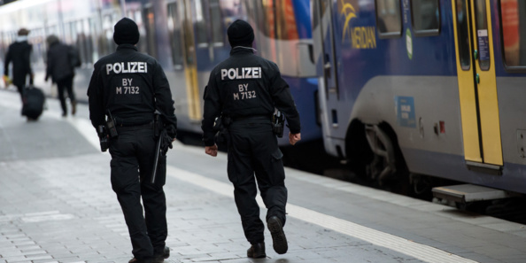 Retenez bien ce mot difficile : «die verleugnung». Cela veut dire «déni» en allemand. Retenez bien ce mot difficile : «die verleugnung». Cela veut dire «déni» en allemand.