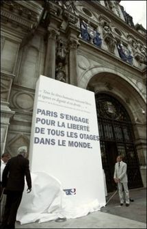 Otages du monde entier, tendez l'oreille : Delanoë vous parle ! Otages du monde entier, tendez l'oreille : Delanoë vous parle !