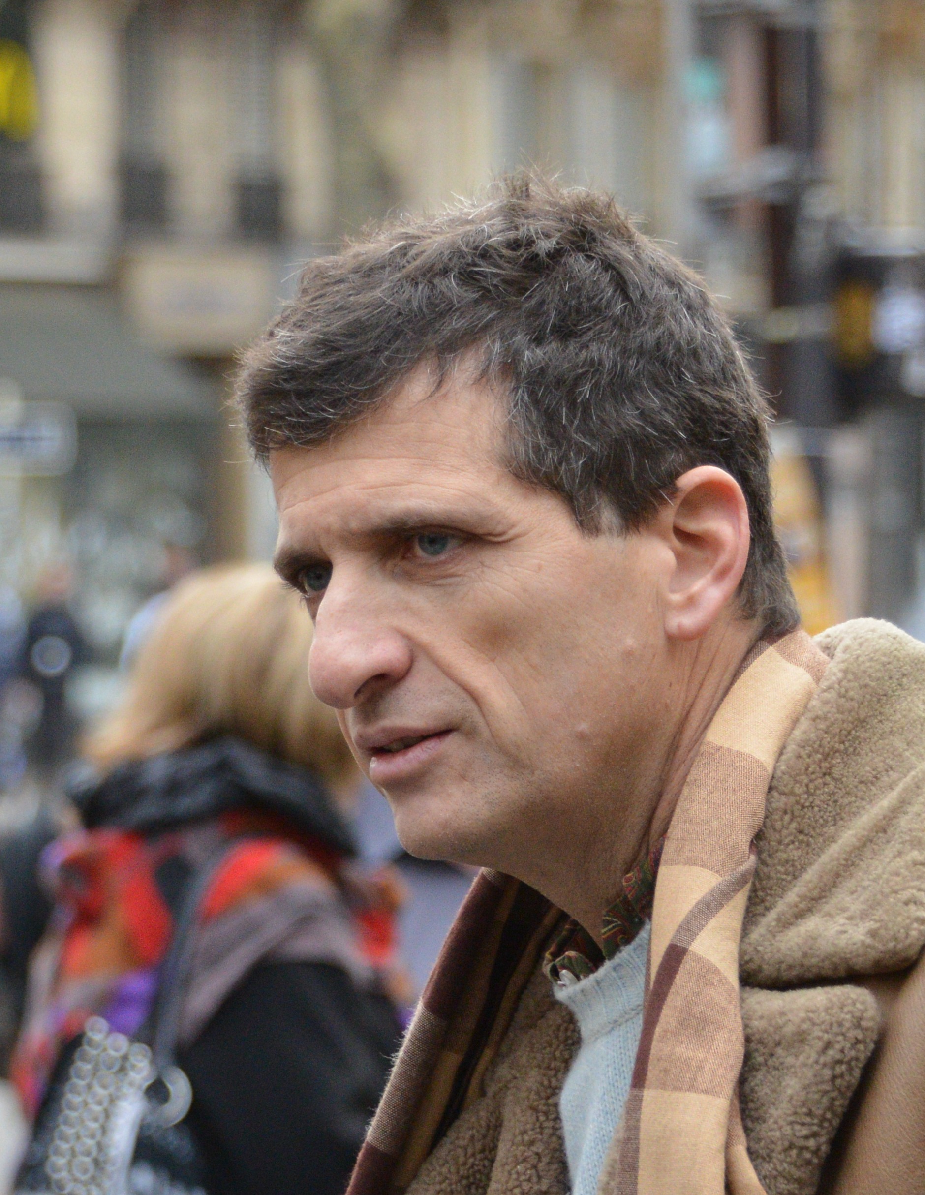 Devant Saint Quentin, patron des élections dans le 10ème (photo Xavier Laverdant)