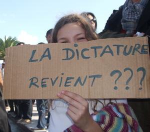 Liberté, égalité, fermeté : les Français sont-ils en attente d'un régime autoritaire ?