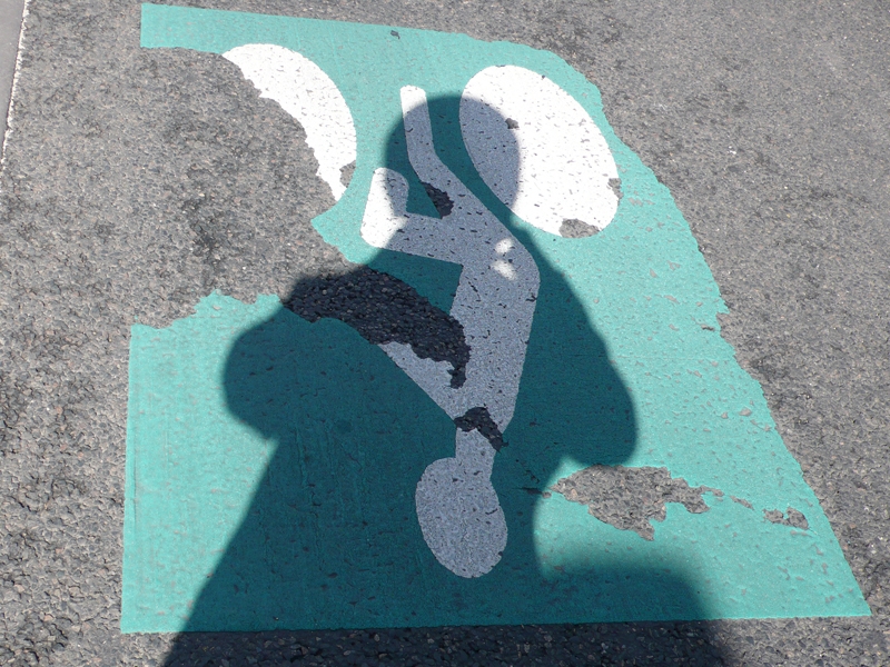 Ombre portée valant signature de l'auteur Ombre portée valant signature de l'auteur